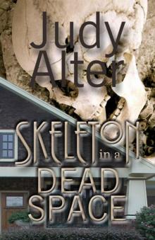 Skeleton in a Dead Space (A Kelly O'Connell Mystery)