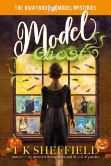 Model Ghost: A spooky, fashionable fall mystery (The Backyard Model Mysteries Book 3)